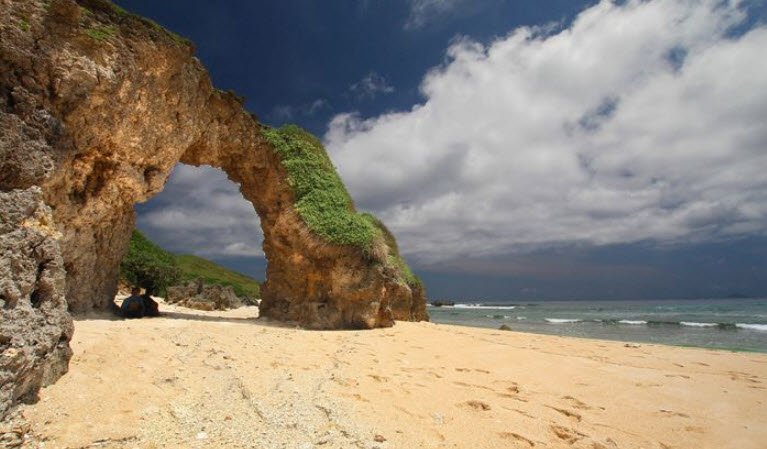 Nakabuang Cave, Philippines
